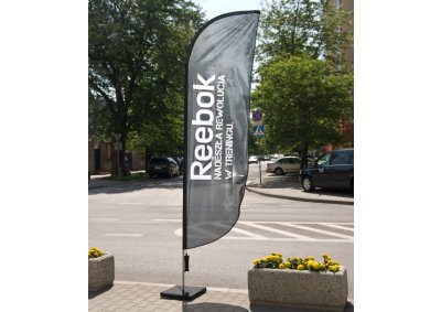 Winder z logo Reebok