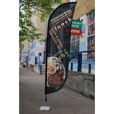 Ruchoma reklama restauracji
